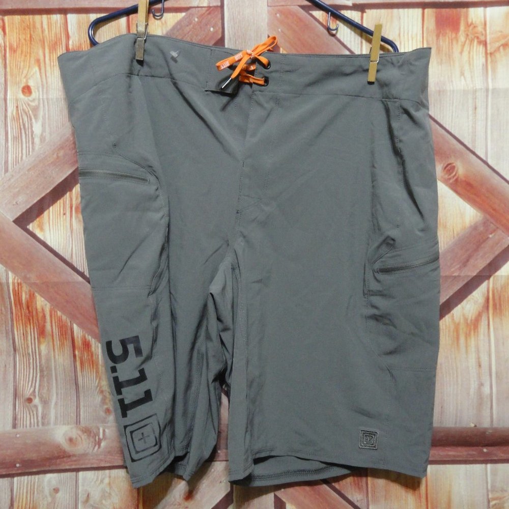 5.11 Gray~orange men's lightweight shorts~2 zip pockers~EUC~spellout 5.1…